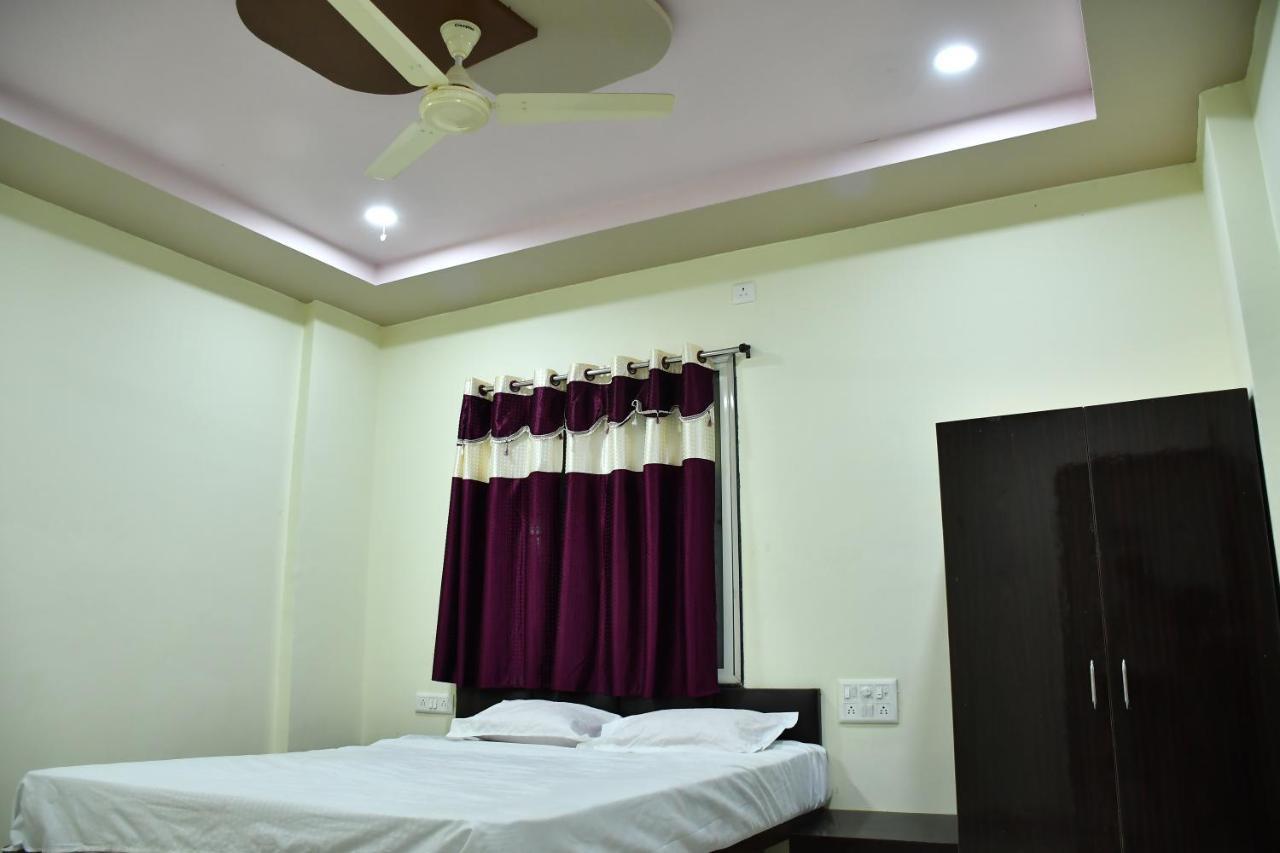Hotel Kalika Residency Akalkot エクステリア 写真
