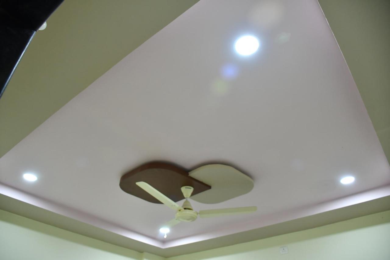Hotel Kalika Residency Akalkot エクステリア 写真